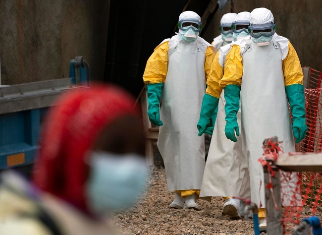 WHO theo dõi khẩn bệnh lạ ở châu Phi khiến 8 người tử vong sau khi tham dự lễ tang: Người bệnh bị sốt, chảy máu mũi và qua đời chỉ sau vài giờ - Ảnh 2.