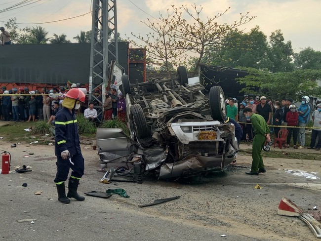 Tai nạn giao thông đặc biệt nghiêm trọng tại Quảng Nam, 8 người tử vong - Ảnh 1.