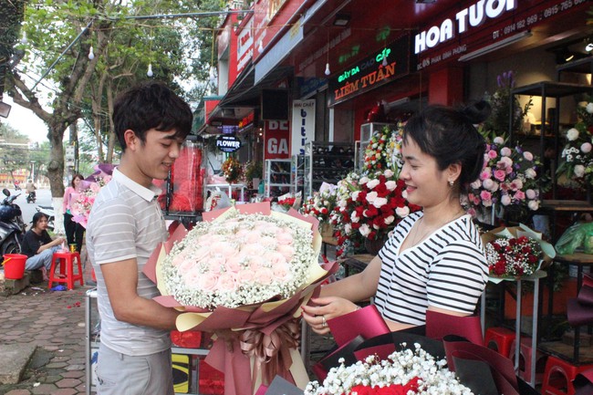 Nét đẹp văn hóa ngày Lễ Tình yêu ở Việt Nam - Ảnh 3.