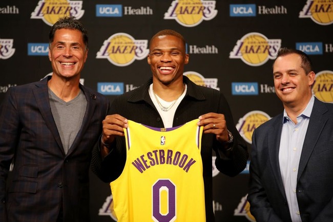 NHM quay xe ủng hộ Russell Westbrook, chỉ trích Los Angeles Lakers hậu trade deadline - Ảnh 3.