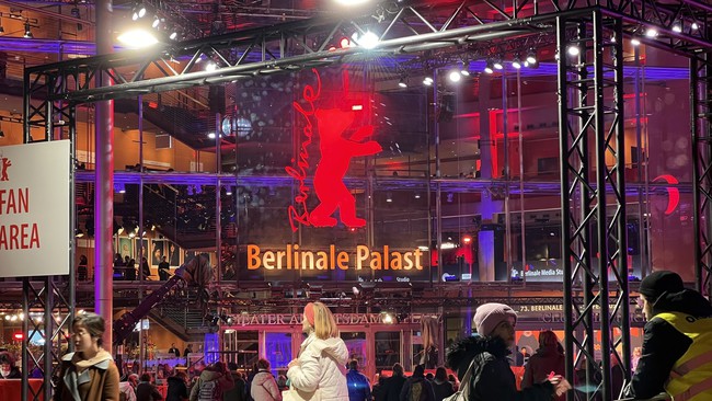 Sôi động Liên hoan phim quốc tế Berlin 2023 - Ảnh 1.