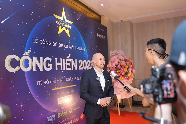 New World Saigon vinh dự đồng hành cùng BTC Giải Cống hiến 2023 - Ảnh 2.