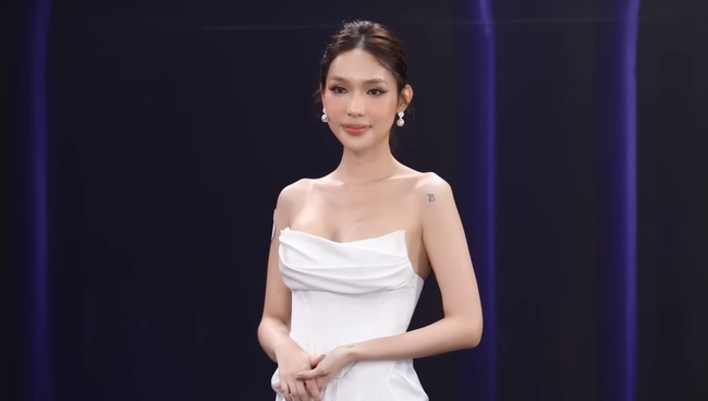 Miss International Queen Vietnam 2023 vừa mở màn, HLV đã đối đầu cực căng: Quỳnh Châu phản ứng gắt khi Thuỷ Tiên có phát ngôn 'đụng chạm'  - Ảnh 1.