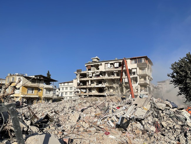 Những hậu quả tàn khốc sau động đất tại Thổ Nhĩ Kỳ và Syria - Ảnh 2.