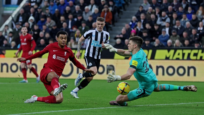 VIDEO bàn thắng Newcastle 0-2 Liverpool: Nunez và Gakpo lập công, The Kop nuôi hy vọng top 4 - Ảnh 4.