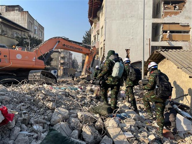 Động đất tại Thổ Nhĩ Kỳ và Syria: Giải cứu thêm 3 người sau 296 giờ mắc kẹt, hơn 45.000 người thiệt mạng - Ảnh 1.