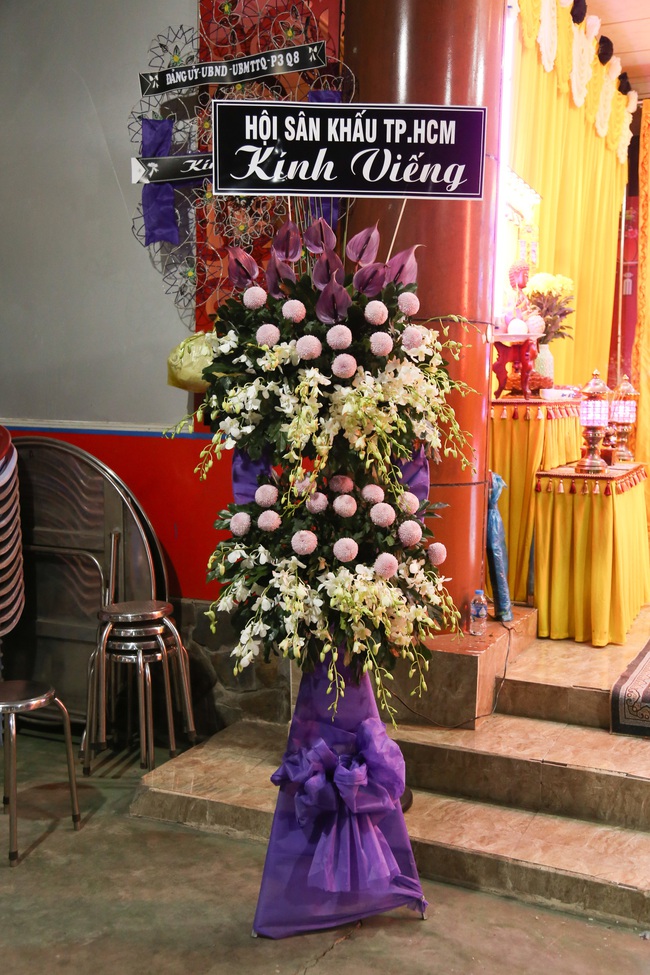 Các con túc trực ở tang lễ, Mỹ Tâm và dàn sao Việt thương tiếc cố NS Thiên Kim - Ảnh 6.