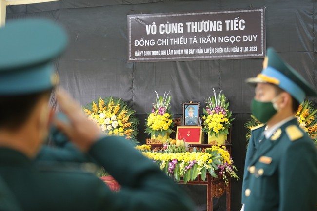Trình Thủ tướng cấp bằng 'Tổ quốc ghi công' với phi công Trần Ngọc Duy - Ảnh 1.