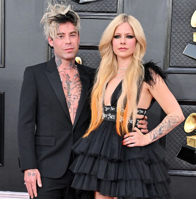Avril Lavigne chia tay với Mod Sun sau gần 1 năm đính hôn - Ảnh 1.