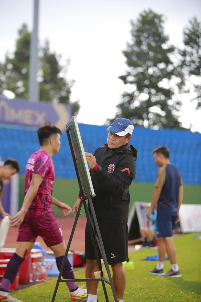Bóng đá Việt Nam ngày 23/2: HAGL và Hà Nội lọt TOP CLB hàng đầu châu Á - Ảnh 2.