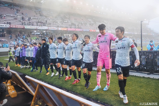 Shonan Bellmare thắng đậm trong ngày mở màn J-League 1 2023