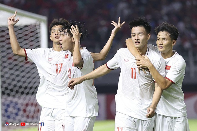 Báo Trung Quốc: “Cùng gặp Saudi Arabia, chúng ta dựng xe buýt vẫn thua còn U20 Việt Nam lại thắng” - Ảnh 2.