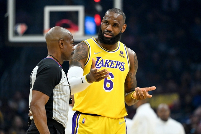 LeBron James và những cầu thủ tranh cãi với trọng tài nhiều nhất - Ảnh 5.