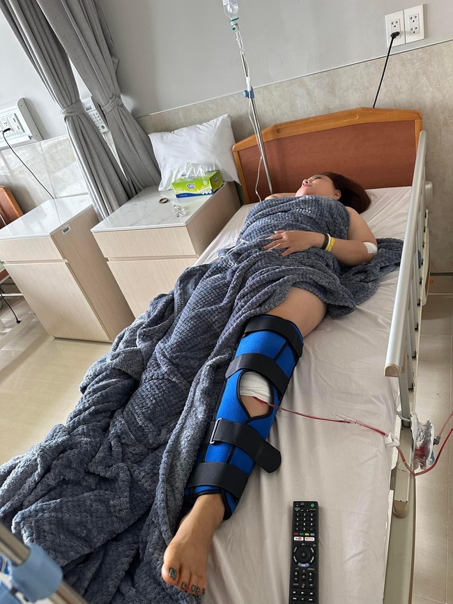 Lê Giang tiết lộ tình trạng sau 9 ngày tiến hành phẫu thuật chân, Trấn Thành có hành động ghi điểm với đàn chị - Ảnh 2.