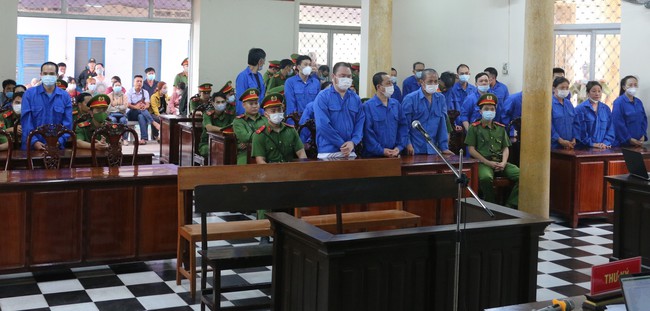Trả hồ sơ, điều tra bổ sung vụ Nguyễn Thị Kim Hạnh cùng 24 đồng phạm buôn lậu 51 kg vàng - Ảnh 3.