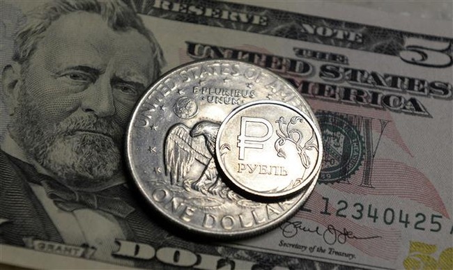Đồng ruble của Nga giảm xuống mức thấp nhất trong 10 tháng - Ảnh 1.