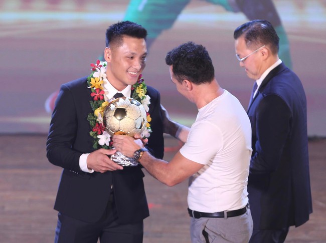 Huỳnh Như thiết lập kỉ lục mới trong lịch sử bóng đá nữ, Văn Quyết giành QBV Việt Nam 2022 - Ảnh 5.