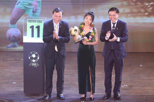 Quả bóng vàng nữ Việt Nam 2022 Huỳnh Như: Các đồng đội ở Bồ Đào Nha liên tục xin link xem trực tiếp và cầu nguyện cho Như - Ảnh 1.