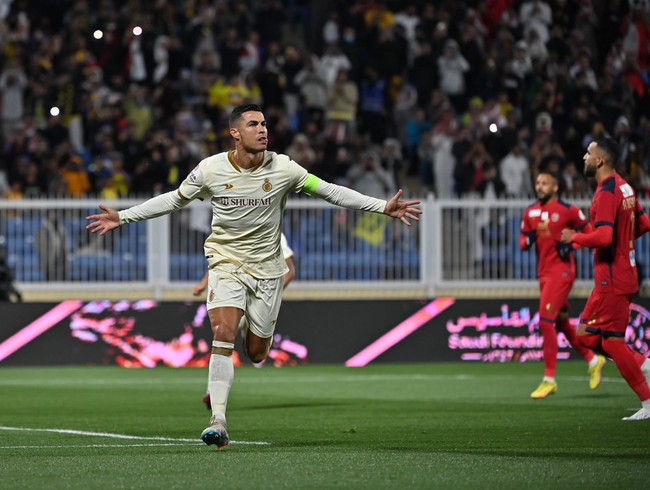 Ronaldo lại bùng nổ với hat-trick, thiết lập kỷ lục không tưởng ở tuổi 38 - Ảnh 3.