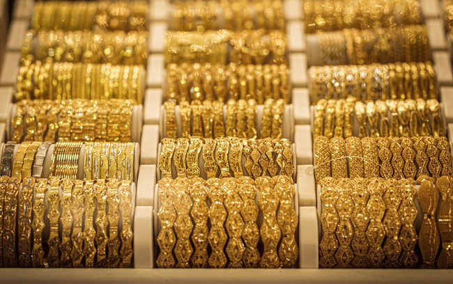 Giá vàng kết thúc tuần giao dịch ở mức thấp nhất tính từ đầu năm 2023 - Ảnh 1.