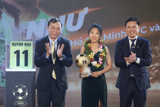 Huỳnh Như phá kỷ lục Quả bóng vàng khiến giải VĐQG Bồ Đào Nha ngả mũ thán phục - Ảnh 3.