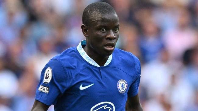 Kante sẵn sàng giảm lương để ở lại Chelsea