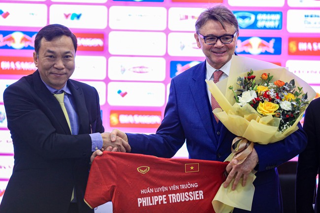 Ông Troussier đặt mục tiêu vô địch SEA Games 32 - Ảnh 1.