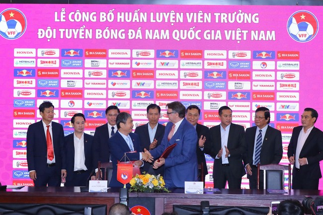 HLV Troussier: SEA Games là tiền đề để tôi hướng tới World Cup cùng tuyển Việt Nam - Ảnh 4.