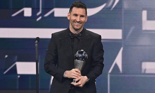 Tin nóng bóng đá sáng 28/2: Messi thắng giải The Best, Mbappe gửi thông điệp ấm áp đến sao MU - Ảnh 2.