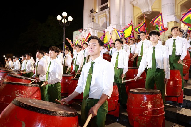 Thủ tướng Phạm Minh Chính: Nền văn hóa Việt Nam luôn là sức mạnh trường tồn của dân tộc - Ảnh 5.