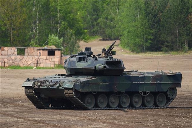 Đức phê duyệt xuất khẩu xe tăng Leopard-1 cho Ukraine - Ảnh 1.