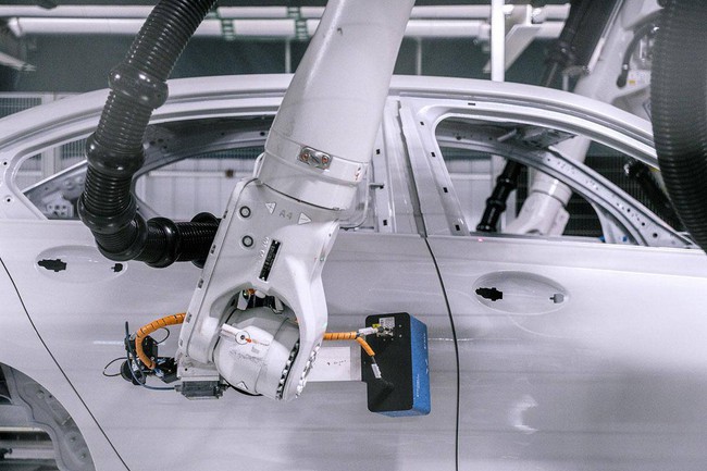 BMW quyết định &quot;sản xuất&quot; xe trong môi trường thực thế ảo - Ảnh 3.