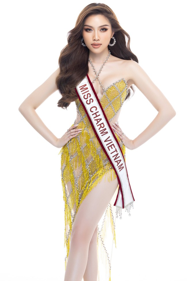 Phát hoảng visual đại diện Việt Nam Miss Charm 2023 qua cam thường, nhìn màn đọ style với dàn đối thủ mà hụt hẫng  - Ảnh 6.