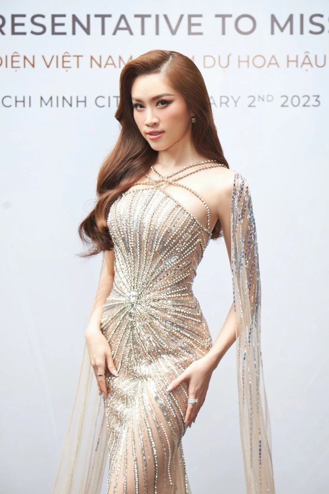 Phát hoảng visual đại diện Việt Nam Miss Charm 2023 qua cam thường, nhìn màn đọ style với dàn đối thủ mà hụt hẫng  - Ảnh 3.