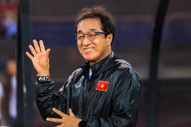 Trợ lý Lee Young-jin viết thư chia tay Việt Nam: 'Tim tôi tan vỡ khi cầu thủ bị chấn thương' - Ảnh 1.