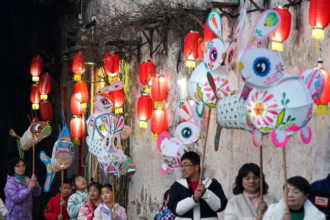 Rực rỡ Lễ hội Đèn lồng ở Trung Quốc - Ảnh 3.