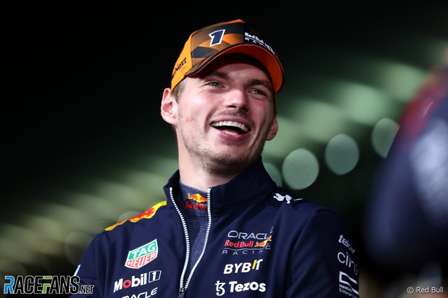 Đua xe Công thức một trước mùa giải mới: Vì sao Max Verstappen sẽ lại đăng quang? - Ảnh 1.
