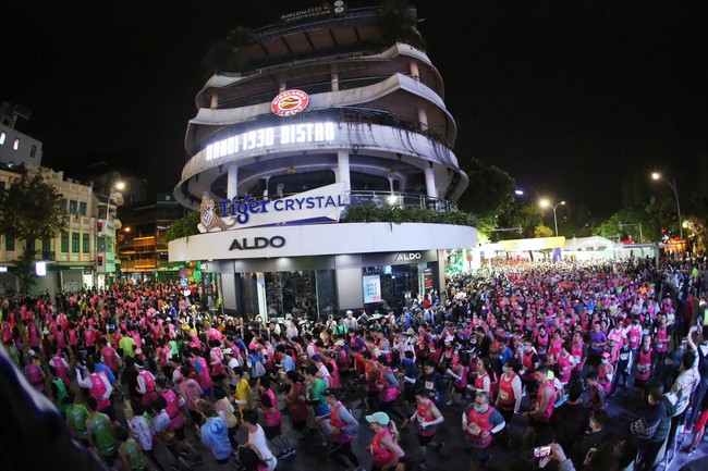 10 nghìn người dự vnexpress Marathon Hochiminh City Midnight 2023 - Ảnh 2.