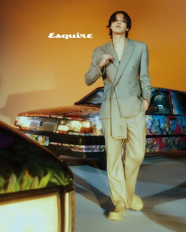 Jimin BTS khoe vẻ đẹp phi giới tính trên bìa Esquire tháng 2 - Ảnh 4.