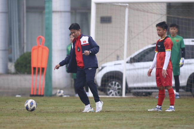 Bóng đá Việt Nam hôm nay: U20 Việt Nam đá giao hữu với Công An Nhân Dân - Ảnh 1.