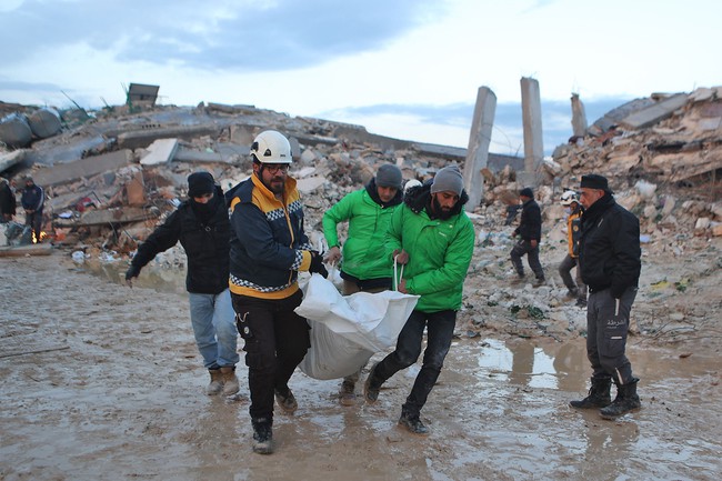 Động đất mạnh tại Thổ Nhĩ Kỳ và Syria: Tổng số người thiệt mạng đã lên tới gần 5.000 - Ảnh 1.