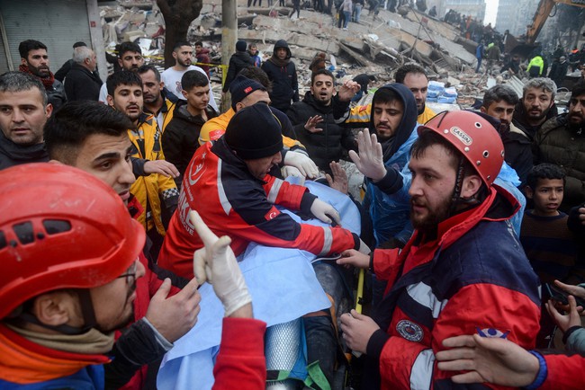 Động đất mạnh tại Thổ Nhĩ Kỳ và Syria: WHO cảnh báo số nạn nhân có thể lên tới hơn 20.000 người - Ảnh 1.