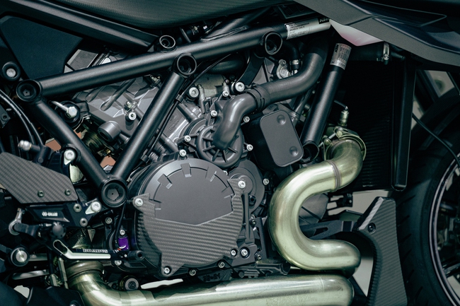 Chi tiết KTM Brabus 1300 R màu Significant Black độc nhất ĐNÁ: Giá hơn 2,2 tỷ đồng, ngang ngửa Mercedes-Benz GLC - Ảnh 10.