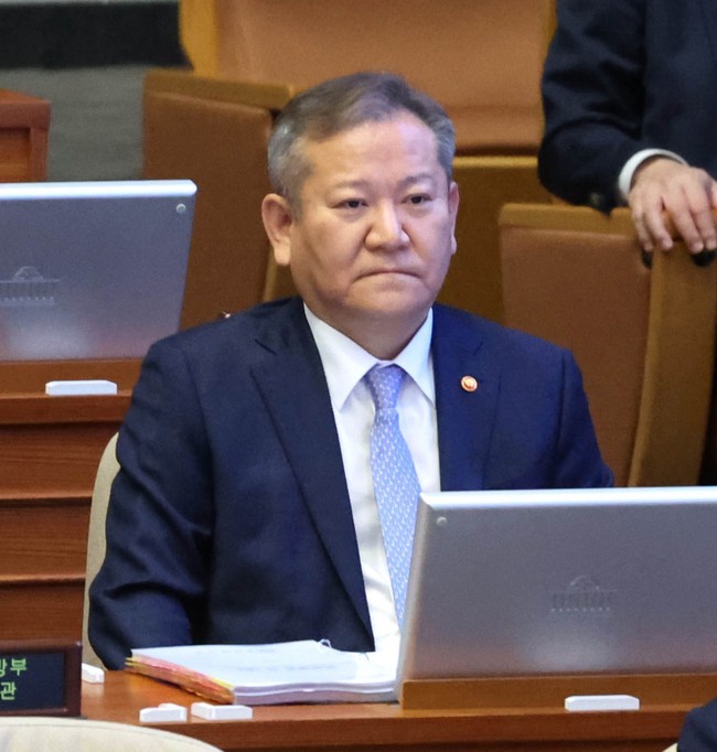 Vụ giẫm đạp tại Seoul: Quốc hội Hàn Quốc thông qua kiến nghị luận tội Bộ trưởng Hành chính và An ninh - Ảnh 1.