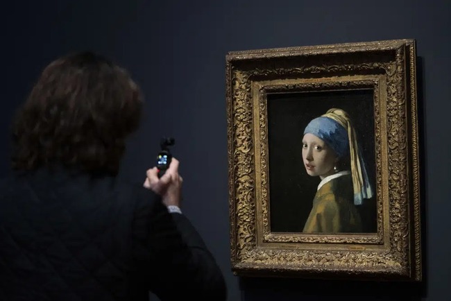 Triển lãm 'Chance in a lifetime': Ngụp lặn trong đầm nước mênh mông của Vermeer - Ảnh 1.