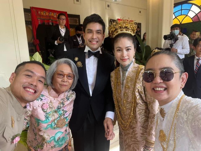 Đám cưới trong mơ của 'mỹ nhân chuyển giới đẹp nhất Thái Lan' Nong Poy: Cô dâu đội vương miện bằng vàng hạnh phúc cùng chú rể bước vào hôn lễ - Ảnh 9.