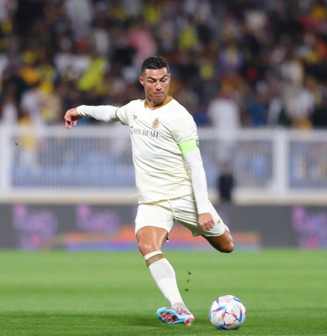 Ronaldo giành giải Cầu thủ xuất sắc nhất tháng tại Saudi League - Ảnh 4.