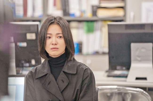 The Glory của Song Hye Kyo dính phốt bạo lực học đường ngay lúc lên sóng: Netizen người chỉ trích nạn nhân, người tố ngược ekip 'chiêu trò' - Ảnh 1.