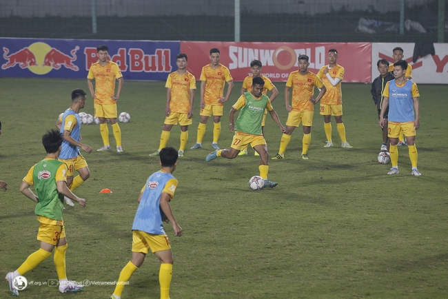 Bóng đá Việt Nam ngày 10/3: Cầu thủ U23 có thể cạnh tranh sòng phẳng trên tuyển Việt Nam - Ảnh 1.