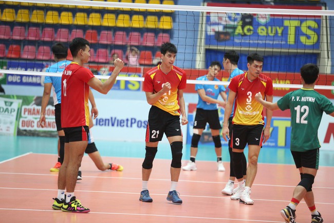 Giải bóng chuyền VĐQG 2023: Nam Ninh Bình Lienvietpostbank thắng thuyết phục trong trận ra quân - Ảnh 1.